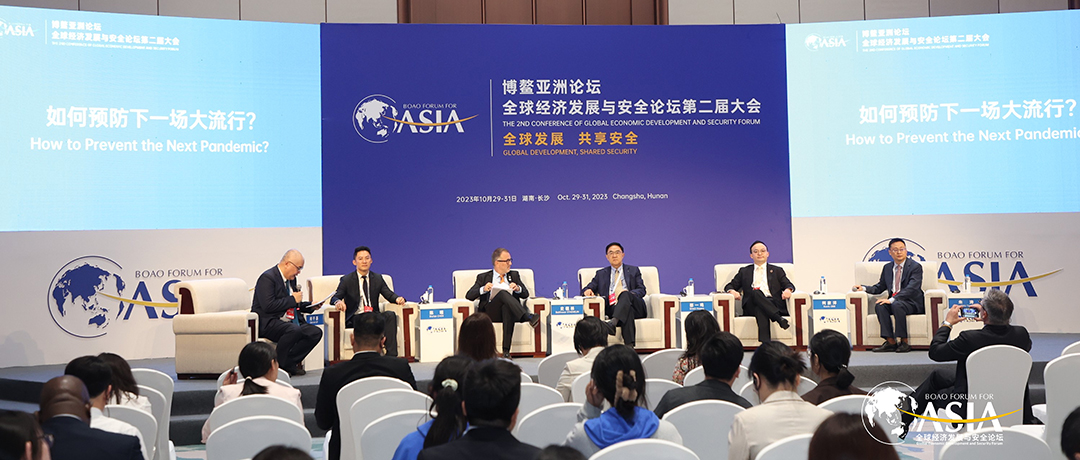 豪门国际集团副总裁柯家洋在博鳌亚洲论坛呼吁按需佩带防护口罩